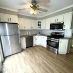 Rent 3 bedroom apartment of 140 m² in Staten Island