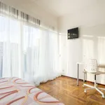 Rent a room of 160 m² in madrid