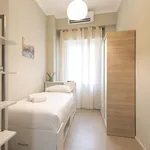 Rent 4 bedroom apartment of 75 m² in Milan