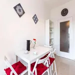 Rent a room of 115 m² in Milan