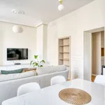 Rent 5 bedroom apartment of 65 m² in Paris