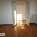 Rent 3 bedroom apartment of 65 m² in Milan