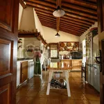 Rent 5 bedroom house of 350 m² in Allerona