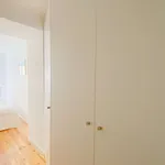 Rent 2 bedroom apartment of 75 m² in lisbon