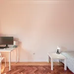 Rent 16 bedroom apartment in Lisbon