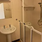 Rent 2 bedroom flat in Swansea