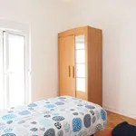 Rent a room of 110 m² in lisbon