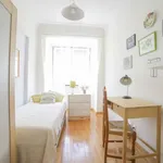 Rent a room of 150 m² in lisbon