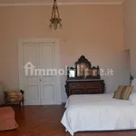 Rent 4 bedroom apartment of 160 m² in Naples