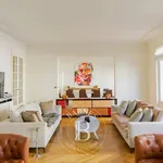 Rent 6 bedroom apartment of 312 m² in Paris