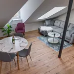 Pronajměte si 2 ložnic/e byt o rozloze 74 m² v Prague