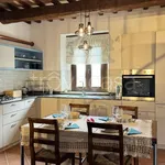 Rent 4 bedroom house of 290 m² in Umbertide