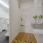 Rent a room of 120 m² in madrid