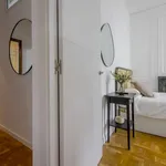 Rent a room of 190 m² in Madrid