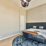 Huur 4 slaapkamer appartement van 183 m² in Nieuwe Pijp