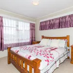 Rent 3 bedroom house in Kaipātiki