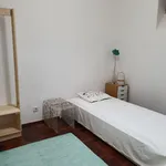 Quarto de 75 m² em Caxias