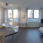 Huur 3 slaapkamer appartement van 193 m² in 's-Gravenhage