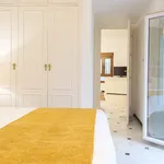 Rent 1 bedroom apartment of 484 m² in Seville