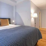 Rent 4 bedroom apartment of 60 m² in Lisboa