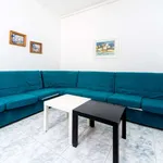 Rent a room of 270 m² in madrid