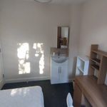 Rent 5 bedroom flat in West Midlands