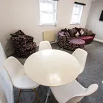 Rent 3 bedroom flat in Leeds