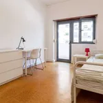 Rent 4 bedroom apartment in lisbon