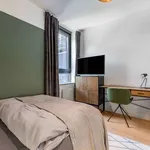 Rent a room of 157 m² in berlin