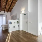 Rent 1 bedroom apartment of 538 m² in Valencia