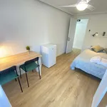 Rent a room of 110 m² in Madrid