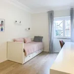 Rent a room of 240 m² in lisbon