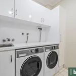 Rent 3 bedroom apartment in Greenslopes