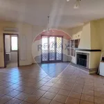 Rent 6 bedroom house of 230 m² in Roma