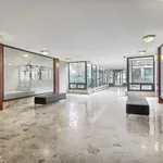 5 bedroom apartment of 990 sq. ft in Toronto