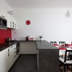 Pronajměte si 2 ložnic/e byt o rozloze 80 m² v Prague