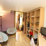 Rent a room of 150 m² in lisbon