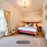 Rent 3 bedroom flat in Scotland