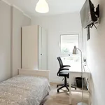 Rent 5 bedroom apartment in Lisbon