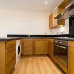 Rent 3 bedroom flat in London