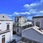 Rent 8 bedroom apartment of 105 m² in Noto