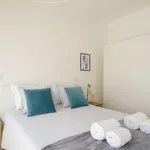 Rent 1 bedroom apartment of 50 m² in Porto