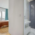 Rent 2 bedroom apartment of 71 m² in lisbon