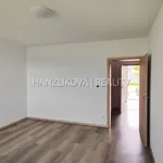 Pronajměte si 3 ložnic/e byt o rozloze 107 m² v Hluboká nad Vltavou