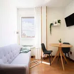 Rent a room of 391 m² in Madrid