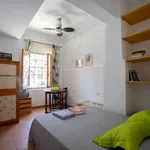 Rent a room of 180 m² in valencia