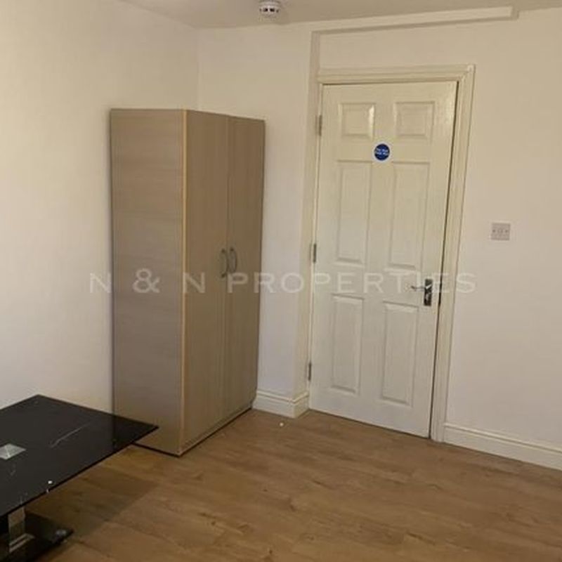 Room to rent in Buckingham Road, Ilford, Essex IG1