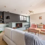 Rent 2 bedroom apartment of 1100 m² in Lyon