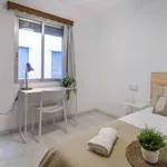 Rent a room of 100 m² in valencia