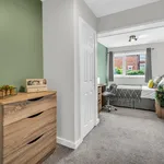 Rent 6 bedroom flat in Leeds